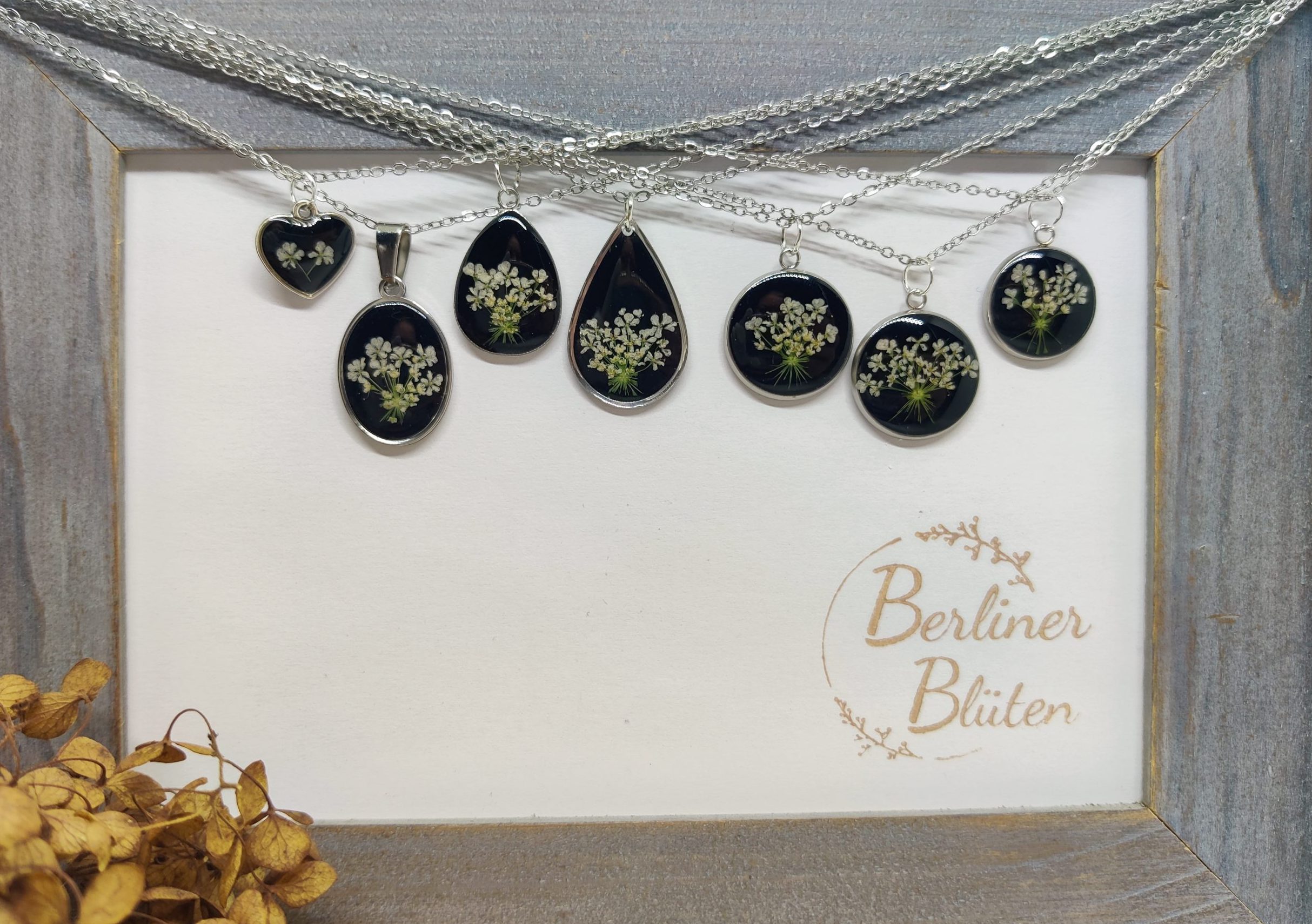 Mini Blumenstrauß Ketten schwarz