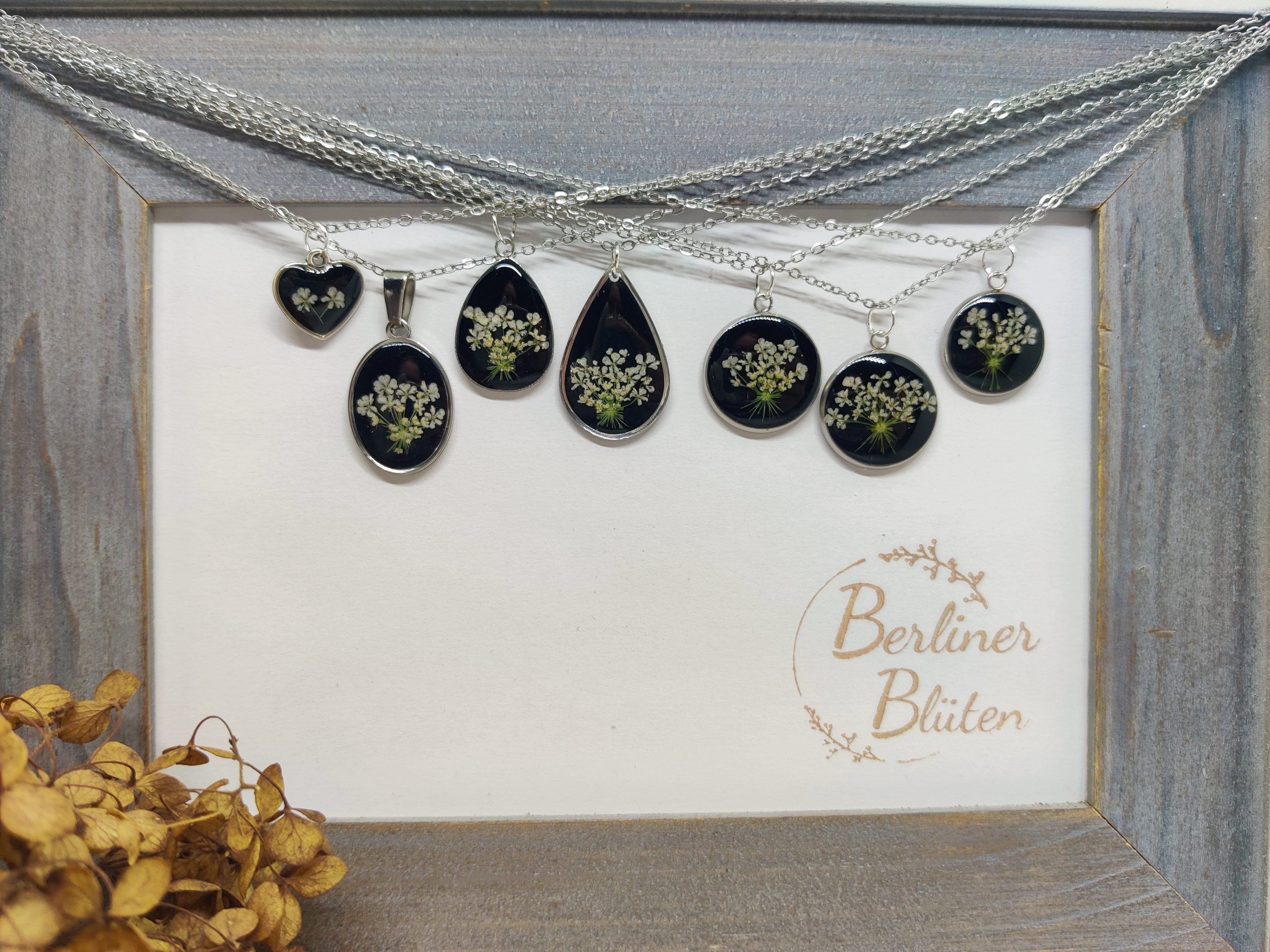 Mini Blumenstrauß Ketten schwarz